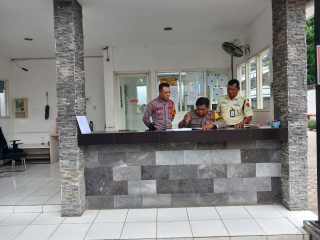 Polsek Pabean Cantikan Laksanakan Patroli Harkamtibmas ke PT. Telkomsel Kebalen