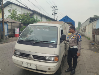 Program Mahameru Lantas Satlantas Polres Pelabuhan Tanjung Perak Edukasi Tertib Berlalu Lintas dalam Ops. Zebra Semeru 2025