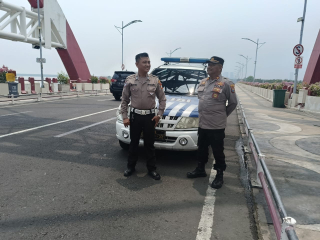Patroli Preventif Polsek Kenjeran di Kawasan Jembatan Suroboyo Antisipasi Kerawanan 3C