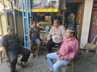 Patroli dan Sambang Polsek Krembangan di Balai RW 6 Tambak Asri