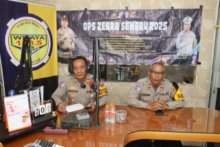 Gandeng Media, Polres Pelabuhan Tanjung Perak Ajak Masyarakat Jadi Pelopor Keselamatan.