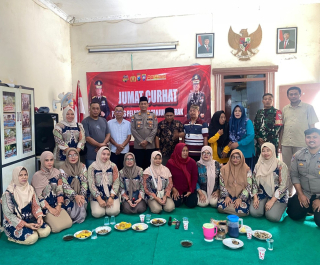Kegiatan Jumat Curhat Polsek Semampir Bersama Warga RW 07 Kelurahan Wonokusumo