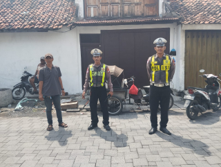 Patroli Harkamtibmas Polsek Semampir di Jalan Pertukangan