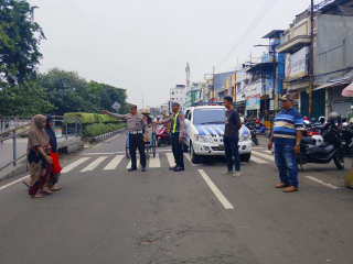 Patroli Polsek Semampir Intensifkan Pengamanan di Kawasan Wisata Religi Sunan Ampel