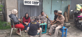 Pembinaan Kamtibmas di Krembangan Utara, Bhabinkamtibmas dan Projopati Berikan Wejangan kepada Warga yang Meresahkan Lingkungan