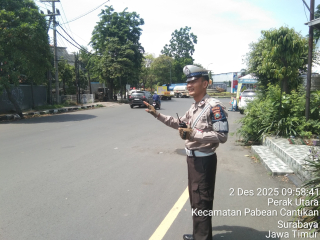 Kegiatan Satlantas Polres Pelabuhan Tanjung Perak Gelar Patroli dan Pengaturan Lalin di Sejumlah Titik Kota Surabaya