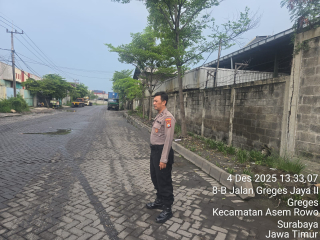 Patroli Harkamtibmas Polsek Asemrowo di Kawasan Pergudangan Greges Jaya