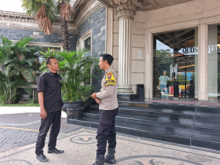 Sambang dan Penyampaian Imbauan Kamtibmas oleh Bhabinkamtibmas Ampel