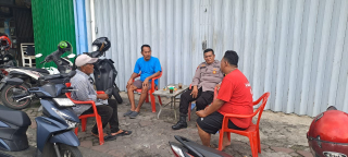 Bhabinkamtibmas Krembangan Utara Intensifkan Sambang Warga Kebalen Timur, Perkuat Sinergi Jaga Kamtibmas