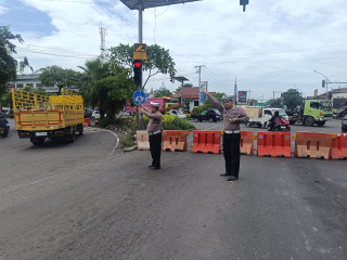 Pengalihan Arus di TL Mbah Ratu, Polsek Krembangan Antisipasi Lonjakan Kendaraan