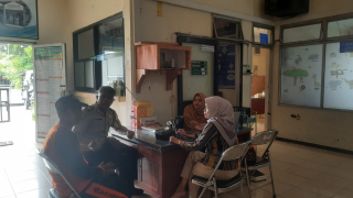 Bhabinkamtibmas Morokrembangan Sambang Pustu Tambak Asri, Sampaikan Imbauan Antisipasi Curanmor