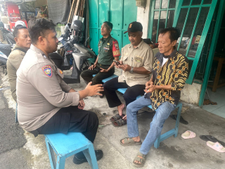 Bhabinkamtibmas Wonokusumo Sambang Ketua RW Sampaikan Pesan Kamtibmas