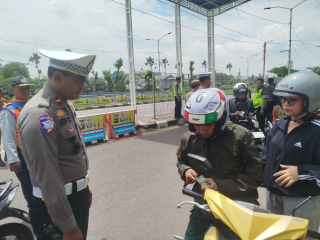 Operasi Kepolisian Gabungan Periksa Kendaraan di Pos Suramadu Antisipasi 3C