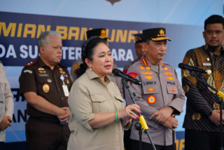 Lepas Bantuan Kemanusiaan 22 Kontainer untuk Korban Bencana Sumatera, Kapolri: Wujud Kehadiran Negara