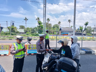 Operasi Kepolisian Gabungan di Pos Suramadu, Polres Pelabuhan Tanjung Perak Perketat Pemeriksaan Ranmor Antisipasi Tindak Pidana 3C