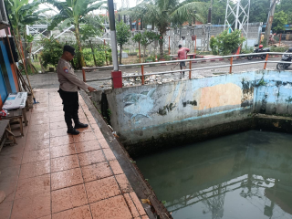 Patroli Polsek Krembangan Antisipasi Kerawanan 3C dan Pengecekan Pompa Air di Jalan Tanjung Sadari