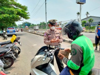 Pemeriksaan Kendaraan Bermotor Di Pos Pol Suramadu Antisipasi Gangguan Kamtibmas