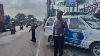 Polsek Krembangan Laksanakan Patroli di Jalan Kalianak, Antisipasi Laka Lantas, Kemacetan, dan Kerawanan 3C