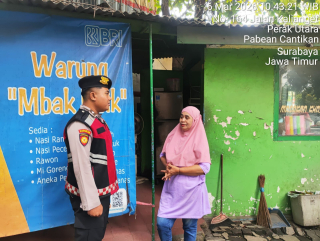 Sat Samapta Polres Pelabuhan Tanjung Perak Laksanakan Patroli Perintis Presisi di UMKM, Antisipasi 3C dan Pastikan Situasi Aman