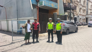 Personil Polsek Semampir Laksanakan Patroli Kamtibmas di Jalan Petukangan Antisipasi Parkir Liar dan Kerawanan 3C