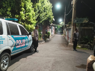 Personel Polsek Kenjeran Laksanakan Patroli Antisipasi 3C, Tawuran dan Gengster di Kawasan Tambak Wedi Lama