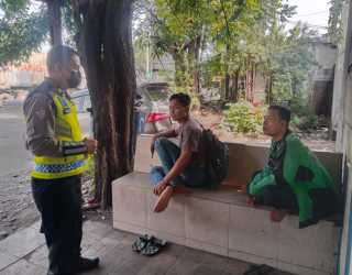 Satlantas Polres Pelabuhan Tanjung Perak Laksanakan Sosialisasi Tatap Muka Tertib Berlalu Lintas kepada Masyarakat