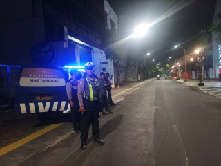 Patroli Dini Hari Polsek Pabean Cantikan di Jalan Gula Antisipasi Balap Liar dan Kejahatan 3C