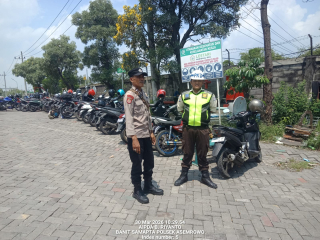 Patroli Harkamtibmas Polsek Asemrowo di Pergudangan Greges Jaya PT Lestari Nasional Gas, Tingkatkan Kewaspadaan Keamanan