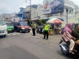 Patroli Harkamtibmas Polsek Semampir di Kawasan Ampel Antisipasi 3C dan Jukir Liar