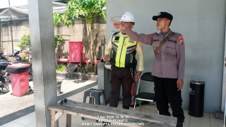 Patroli Harkamtibmas Polsek Asemrowo di Pergudangan Jalan Margomulyo, Situasi Aman dan Kondusif