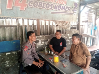 Polsek Asemrowo Laksanakan Cangkruan Bersama Kasitrantib Tambak Sarioso, Imbau Warga Waspada Kebakaran