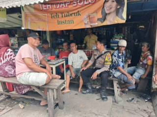 Bhabinkamtibmas Ampel Laksanakan Sambang Dialogis, Imbau Warga Jaga Keamanan Lingkungan