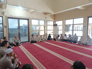 Kegiatan Binrohtal Polres Pelabuhan Tanjung Perak Perkuat Mental dan Spiritualitas Personel