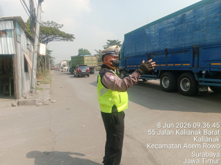 Patroli dan Pengaturan Lalu Lintas Satlantas Polres Pelabuhan Tanjung Perak Berjalan Lancar