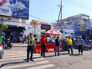 Polsek Semampir Intensifkan Patroli Kamtibmas di Pintu Masuk Wisata Religi Sunan Ampel