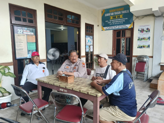 Polsek Krembangan Patroli dan Sambang Warga di Balai RW 6 Tambak Asri