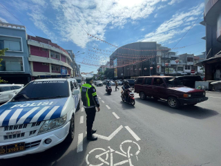 Polsek Pabean Cantikan Patroli Harkamtibmas di Jalan Kembang Jepun, Ciptakan Rasa Aman bagi Masyarakat