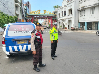 Polsek Pabean Cantikan Intensifkan Patroli Harkamtibmas di Kawasan Jalan Kembang Jepun untuk Cegah Gangguan Keamanan