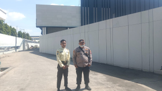 Polsek Asemrowo Laksanakan Patroli Dialogis di Kawasan Pergudangan Margomulyo