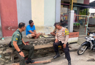 Bhabinkamtibmas Dupak Sambang Warga, Ajak Jaga Kerukunan dan Kamtibmas