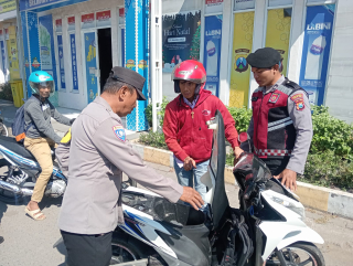 Pos Pam Suramadu Gelar Razia Kendaraan Bermotor, Tujuh Pengendara Diberi Teguran