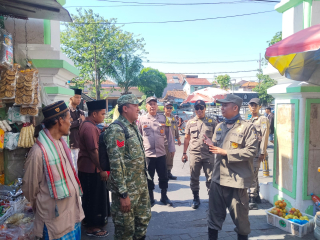 Polsek Semampir Patroli Harkamtibmas di Kawasan Wisata Religi Sunan Ampel