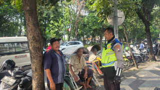 Satlantas Polres Pelabuhan Tanjung Perak Gelar Sosialisasi Tatap Muka, Tingkatkan Kesadaran Tertib Berlalu Lintas