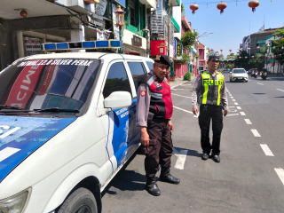 Polsek Pabean Cantikan Intensifkan Patroli Kamtibmas di Jalan Kembang Jepun