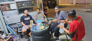Bhabinkamtibmas Krembangan Utara Sambangi Warga, Perkuat Sinergi Jaga Kamtibmas Lingkungan