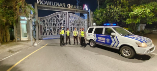 Polsek Asemrowo Intensifkan Patroli Mobile di Perumahan Grand Pakuwon, Antisipasi Gangguan Kamtibmas