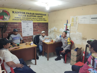 Bhabinkamtibmas Sidotopo Wetan Sambangi Kantor Koperasi, Sampaikan Pesan Antisipasi Curanmor
