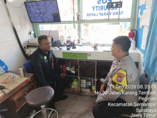 Bhabinkamtibmas Ujung Sambang Pedagang di Jalan Sawah Pulo, Sampaikan Pesan Antisipasi Curanmor