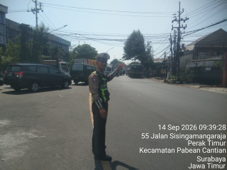 Satlantas Polres Pelabuhan Tanjung Perak Rutin Patroli dan Atur Arus Lalu Lintas, Antisipasi Pelanggaran dan Parkir Liar