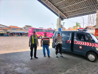 Polsek Semampir Patroli Harkamtibmas di Terminal Religi Sunan Ampel, Antisipasi 3C
